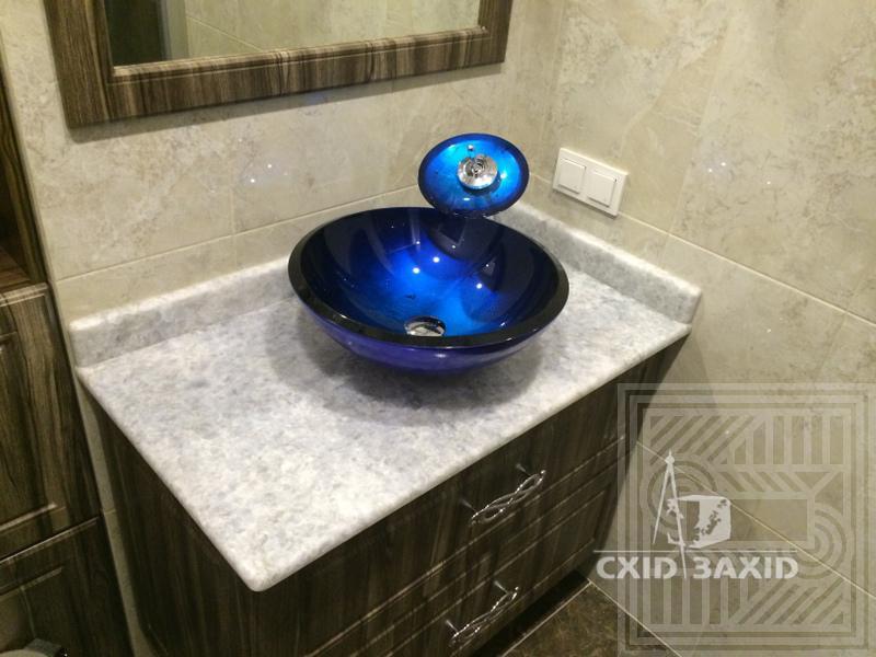 Столешница с плинтусом из Calcite Blue worktop-marble-ru - kaltsit blu