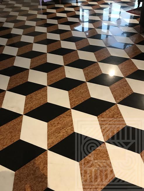 Підлога з мармуру Rosa Verona та природного кварцу floor-marble - Pol iz mramora Rosa Verona i kvartsa